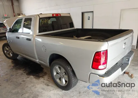 2019 Ram 1500 Classic Express 4X4 6'4 Box z USA, uszkodzony, nr VIN 1C6RR7FG8KS531634